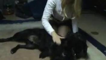 MILF in black stockings likes perverted sex with dog