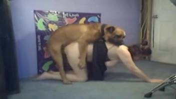 Busty mature woman gets pounded in doggy position on webcam